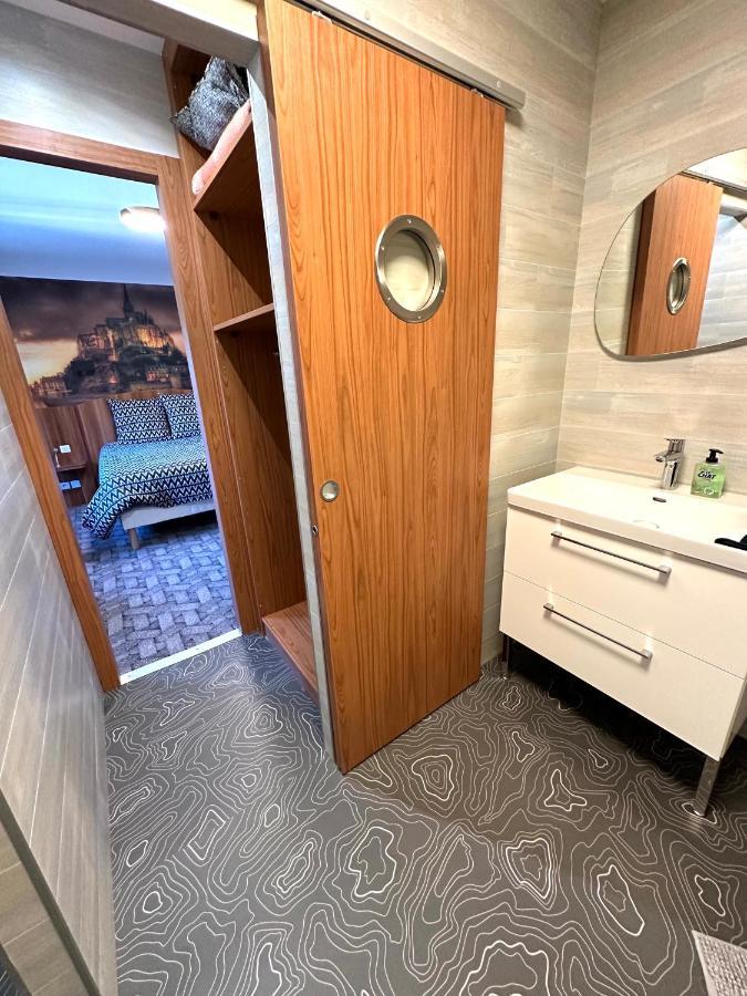 Hotel Roc Land Les Portes du Coglais Екстериор снимка