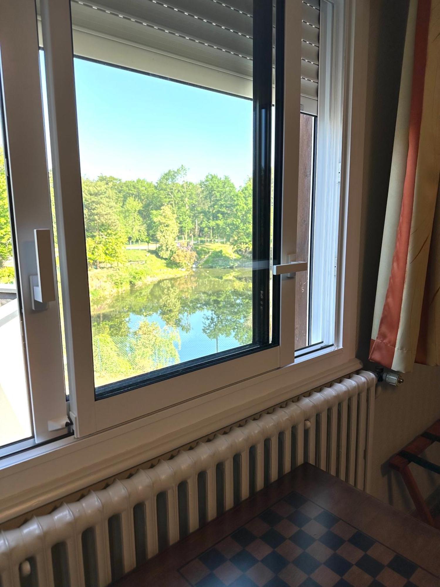 Hotel Roc Land Les Portes du Coglais Екстериор снимка